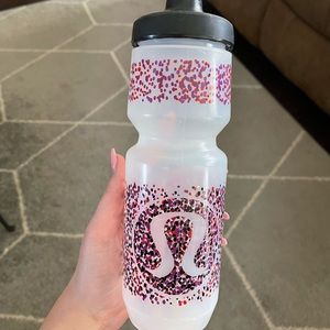 lululemon water bottle